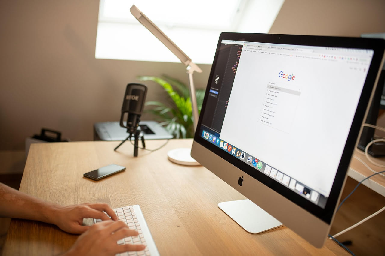 Come trascrivere ore di vocali e registrazioni in testo, gratis e in pochi minuti