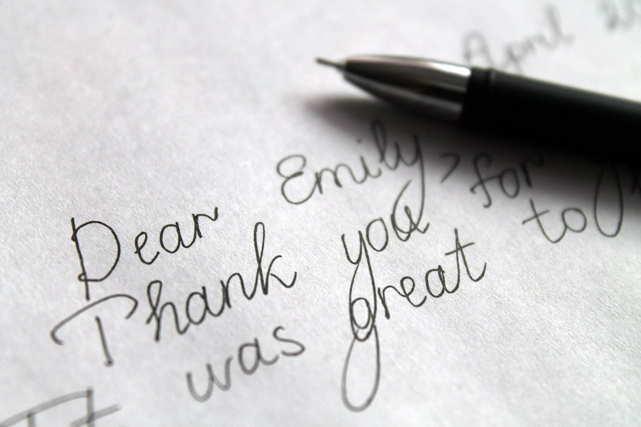 Come scrivere condoglianze sincere a un collega: il prompt giusto