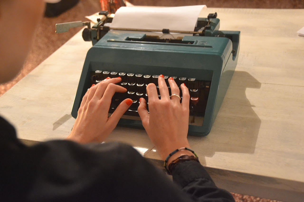 Come scrivere a chi ti ha tradito: il prompt che funziona