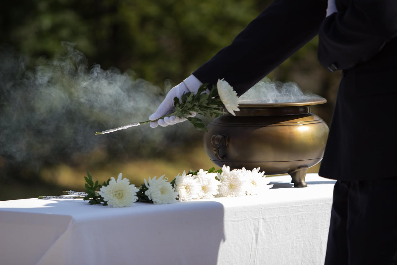 Fioraio per il funerale: come l'AI aiuta a scegliere il migliore