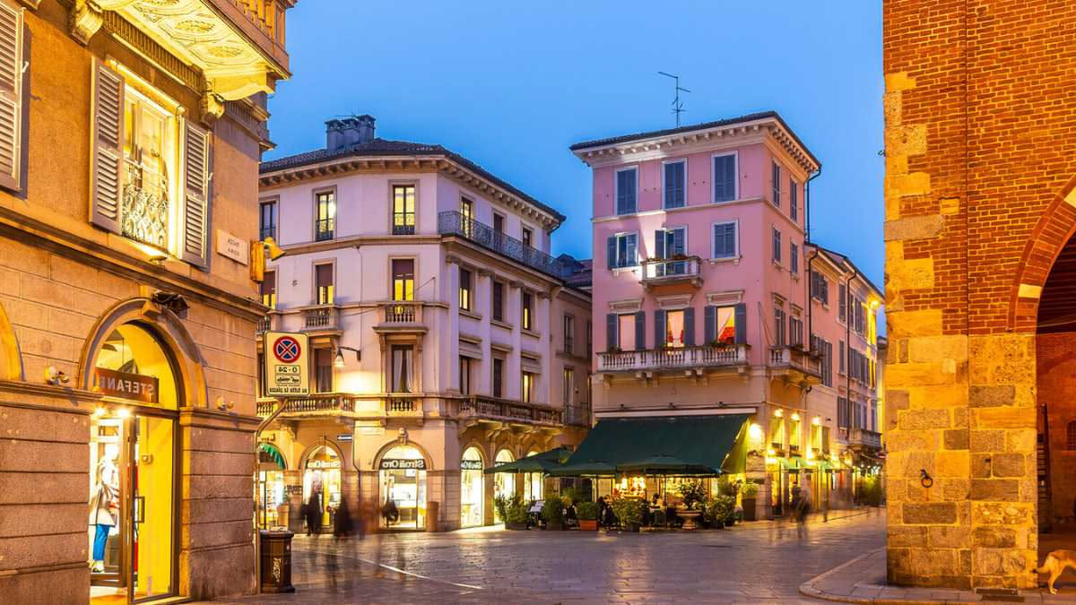 Caffetteria a Verona centro: come l'IA analizza il mercato per il business plan