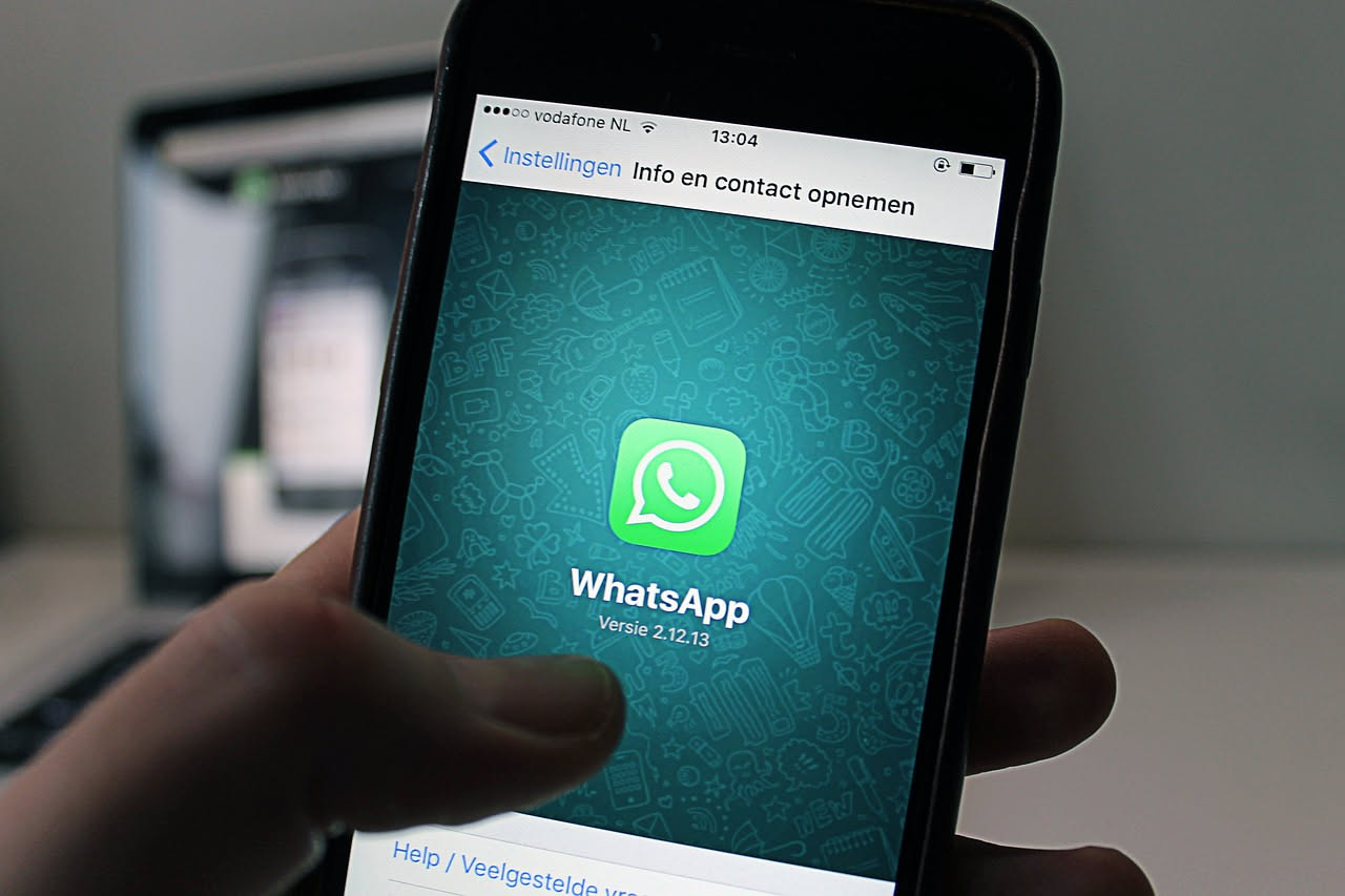 Come scrivere un messaggio WhatsApp ai genitori della classe: cosa funziona davvero
