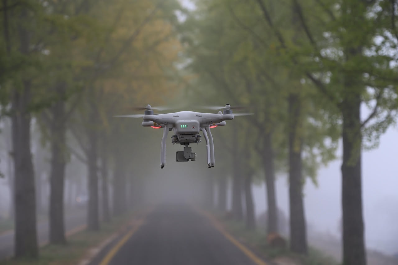 Come funziona un drone: la guida al volo autonomo