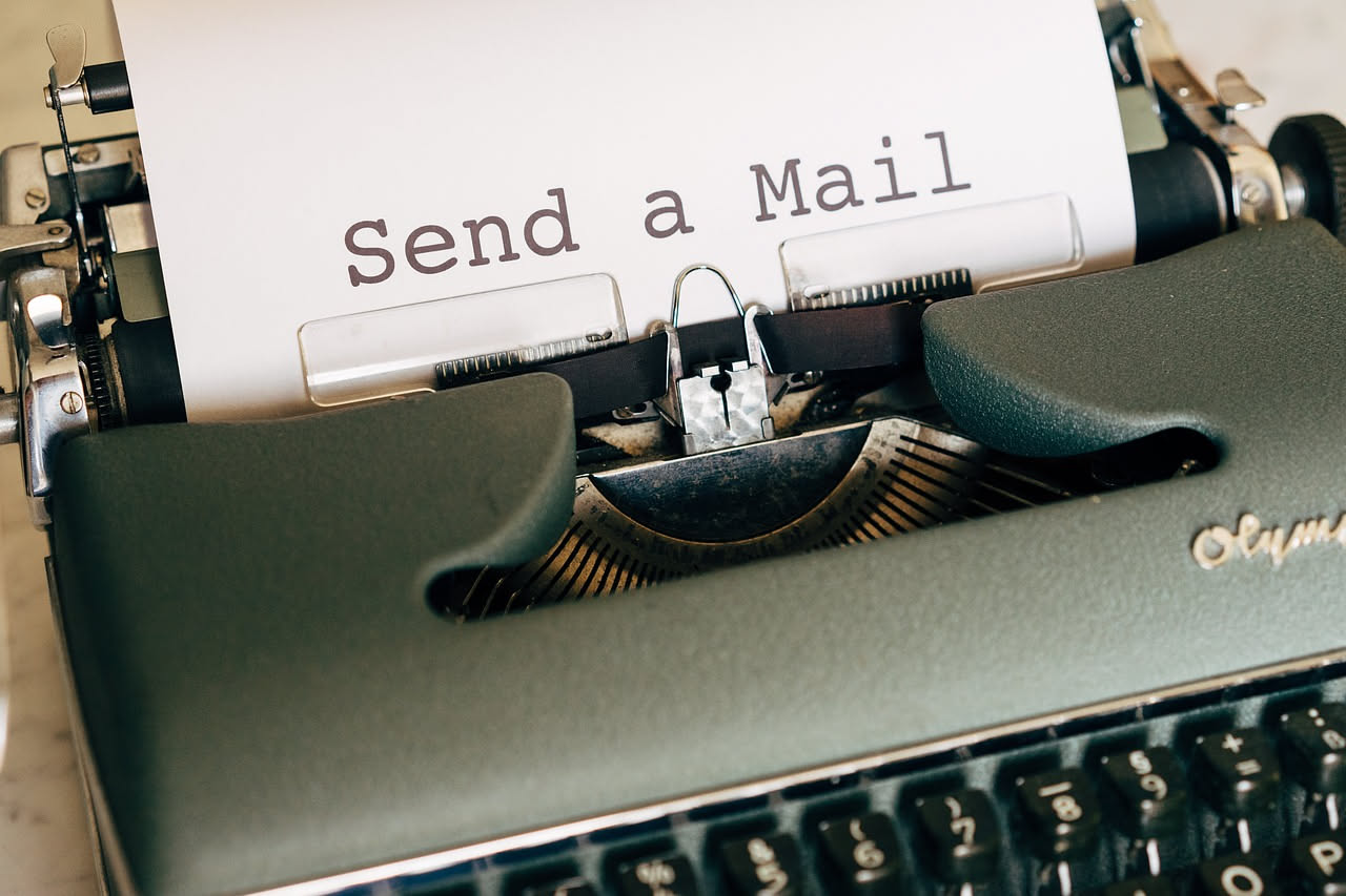 Come scrivere prompt per email professionali: la guida pratica